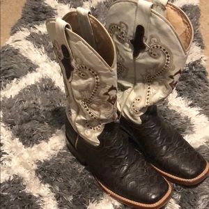 Brown and white Ferrini cowboy boots!